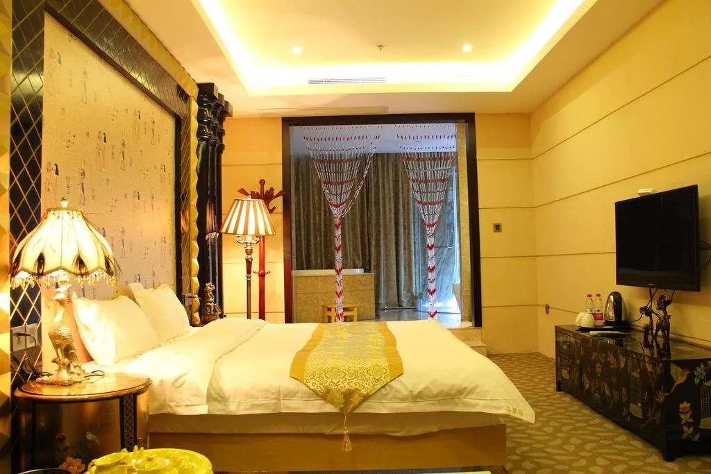 Xiamen Alice Theme Hotel