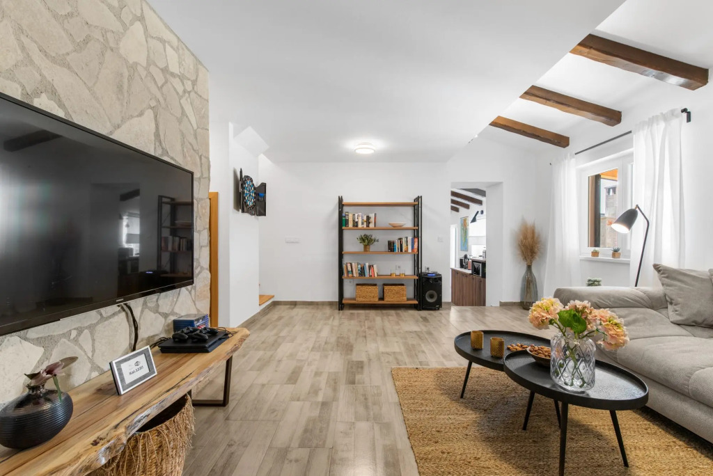 Kalista in Betiga with 4 bedrooms and 3 bathrooms