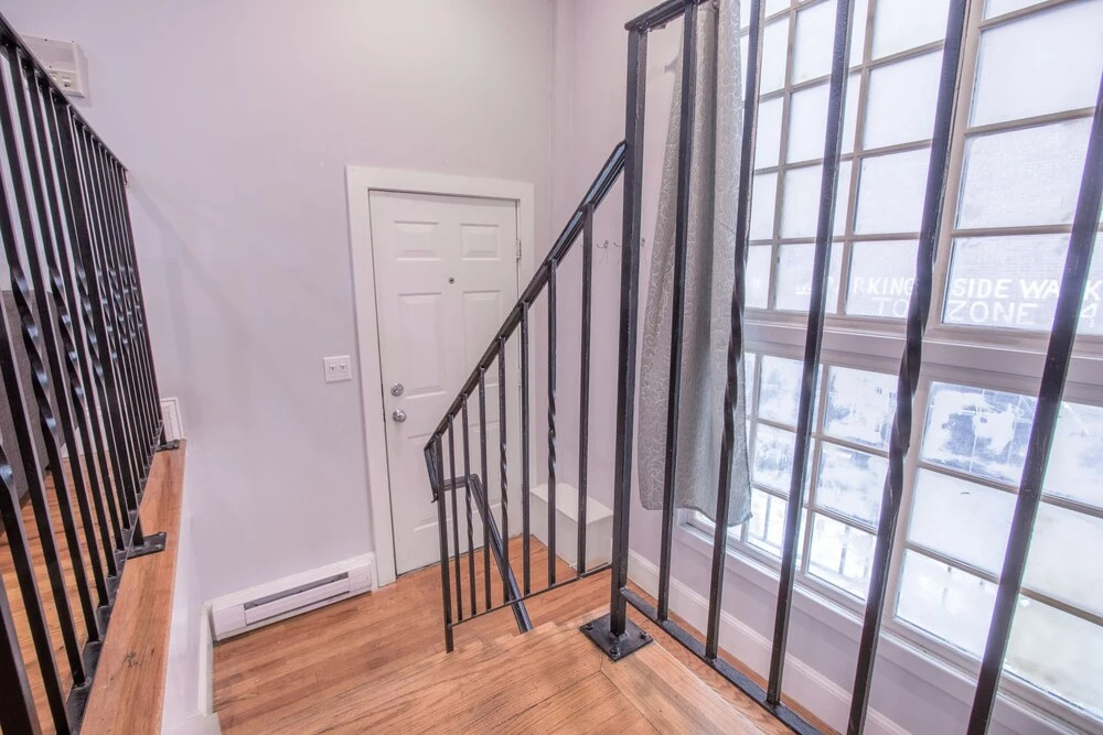 Premier Theater District Suites by Sonder