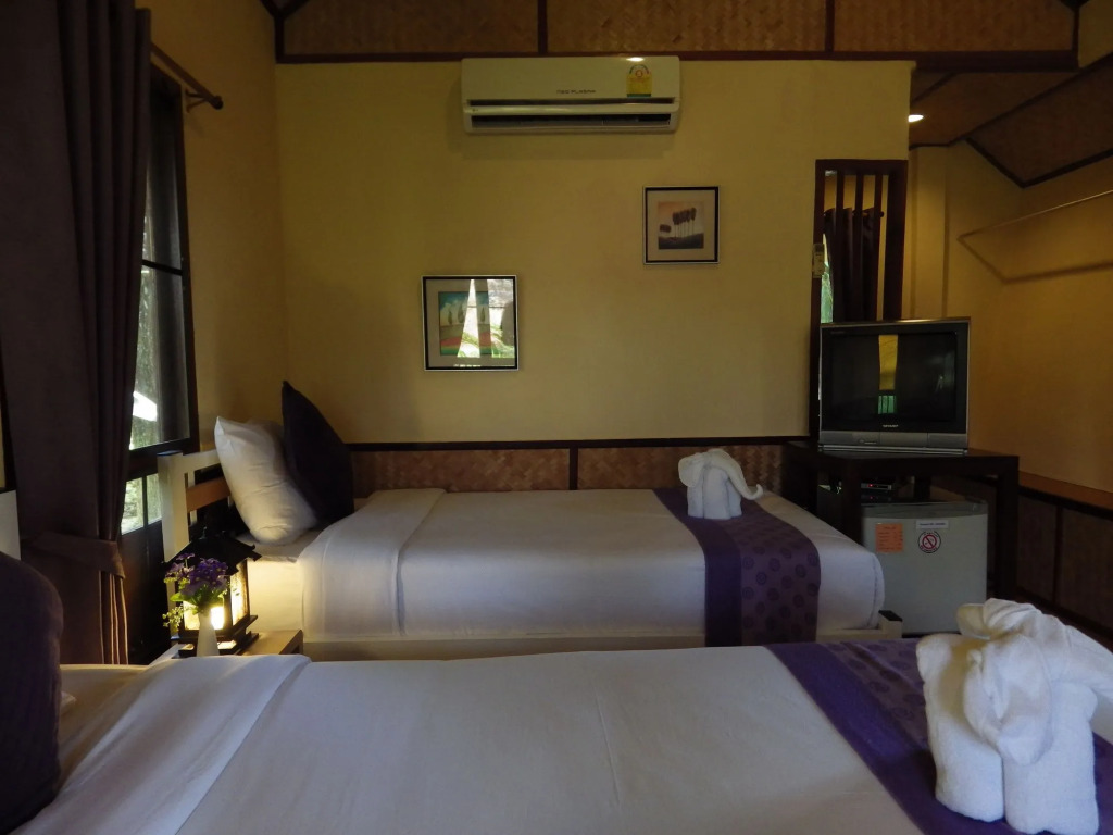 Pura Vida Pai Resort