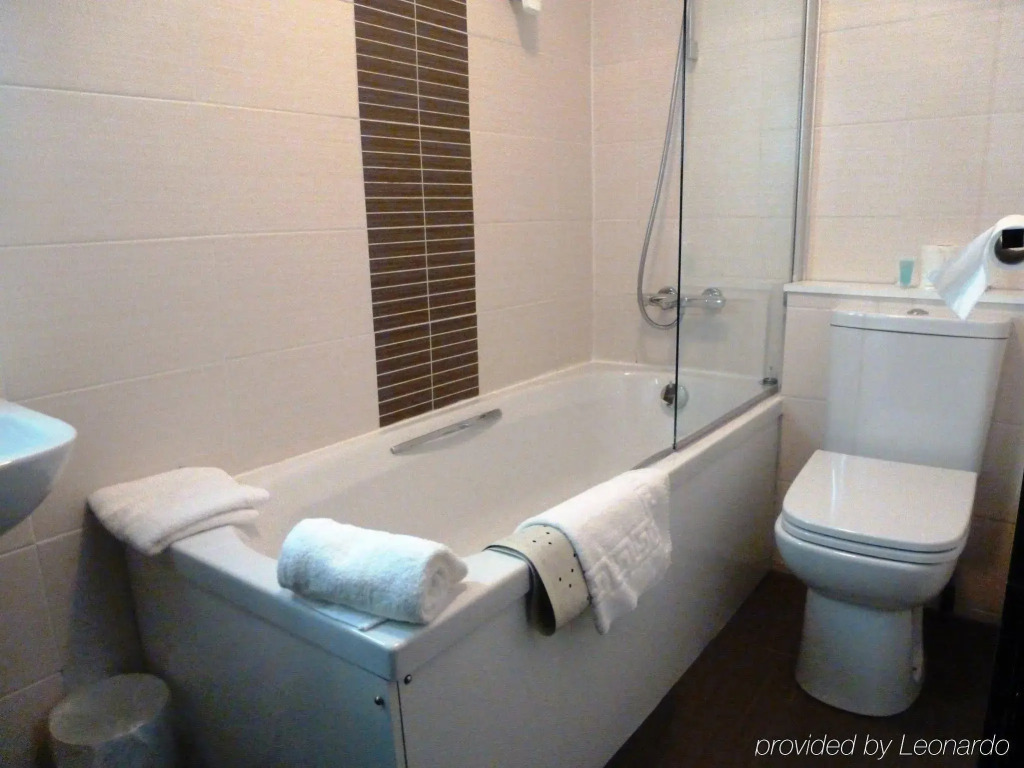 The Popinjay Hotel