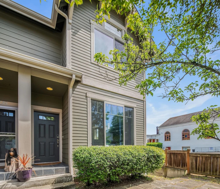 Seattle Vacation Home: The Parsonage