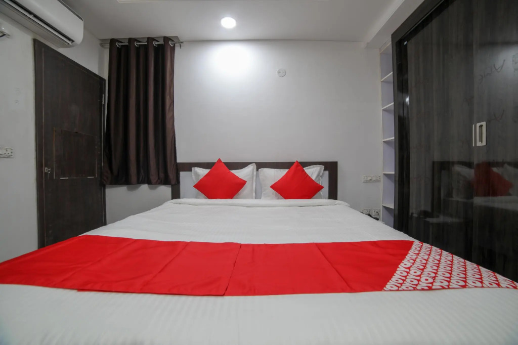 Silver Apartments by OYO Rooms