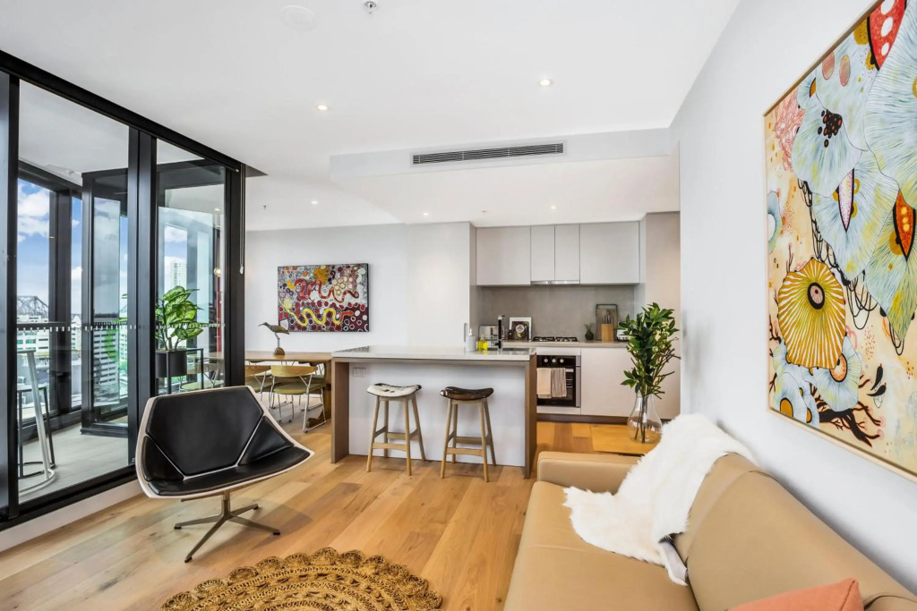 Kozyguru Fortitude Valley Designer Grade 2 Bed Apt Free Parking Qfv179-1401