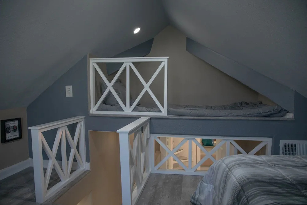 Family Home With Private Pool & Yard Only 24 Mi to Disney