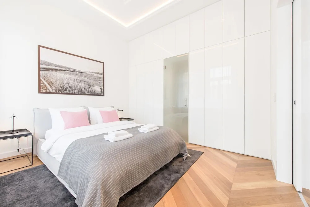 Oasis Apartments - Broadway I