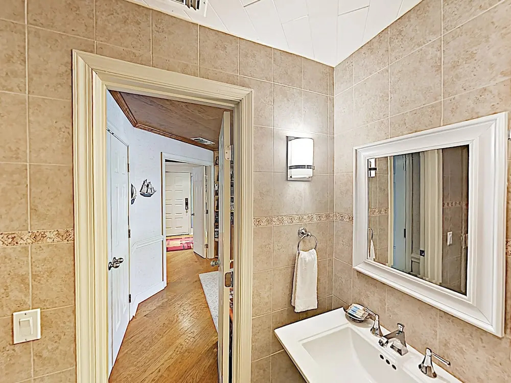 New Listing! All-suite Ocean-view W/ Pool 2 Bedroom Condo