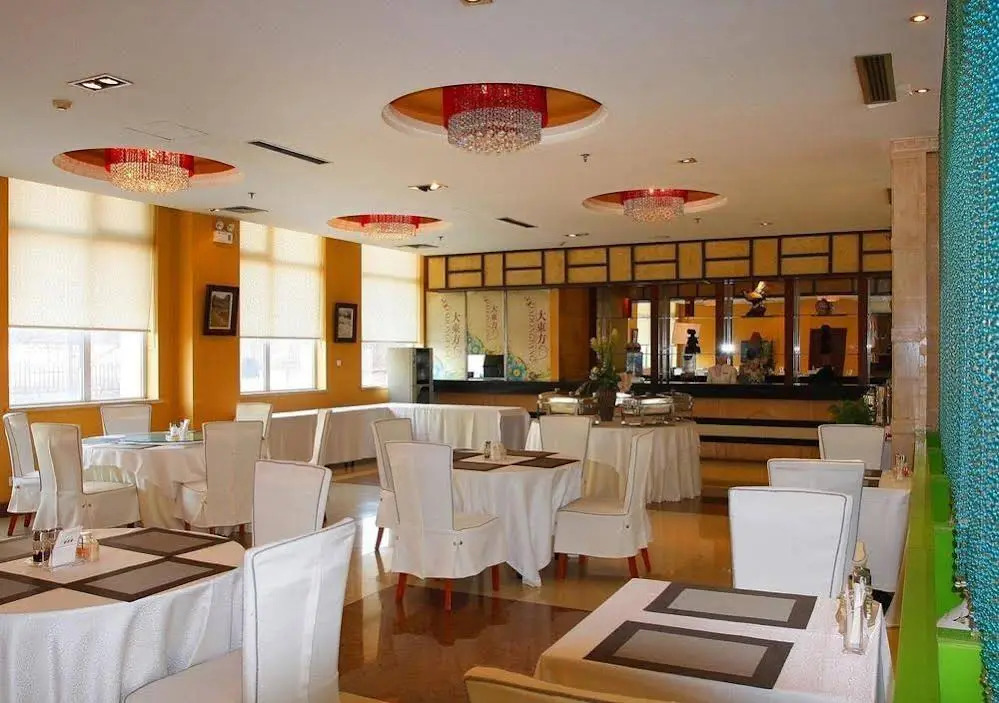 Ground Oriental Hotel