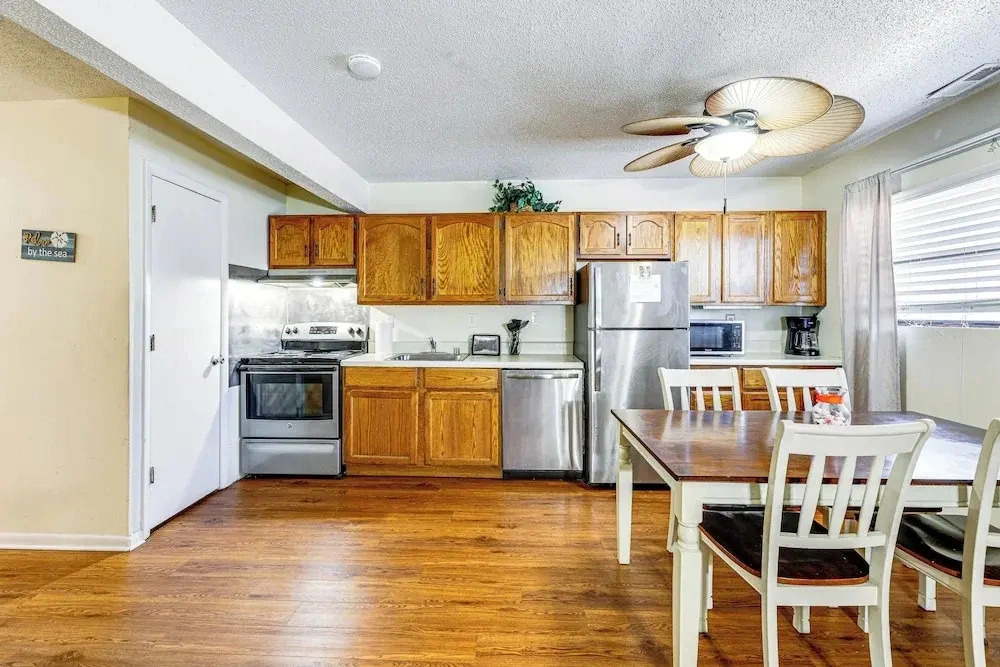 Walk to Ocean City Beach! Cozy Couples Retreat