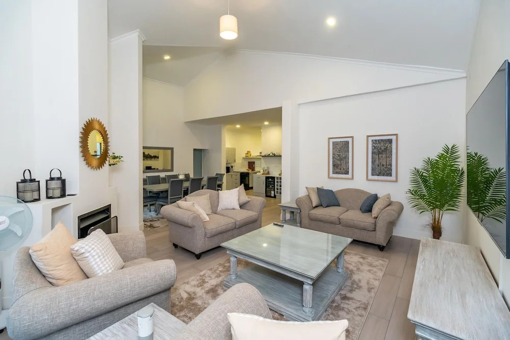 Stunning 3 Bedroom House Near Harare Airport -2297