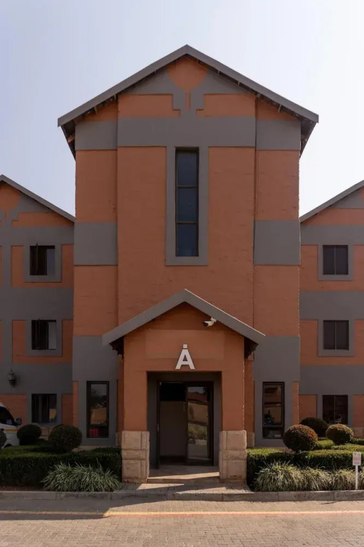 Best Overnight With Free Wifi Modern and Private