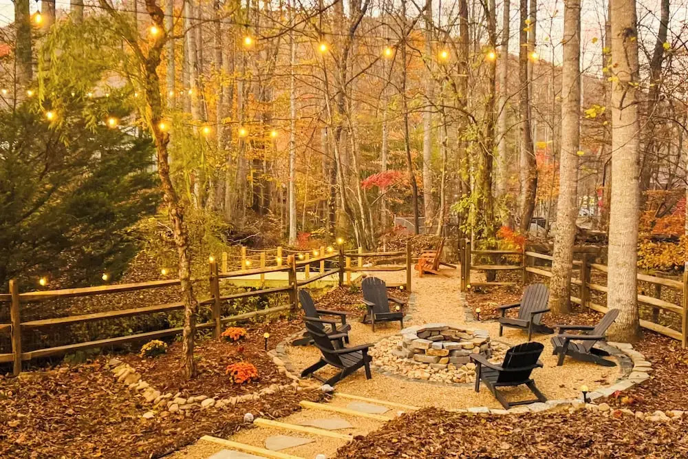 Hot Tub & Stone Fire Pit: Smoky Mountain Oasis!