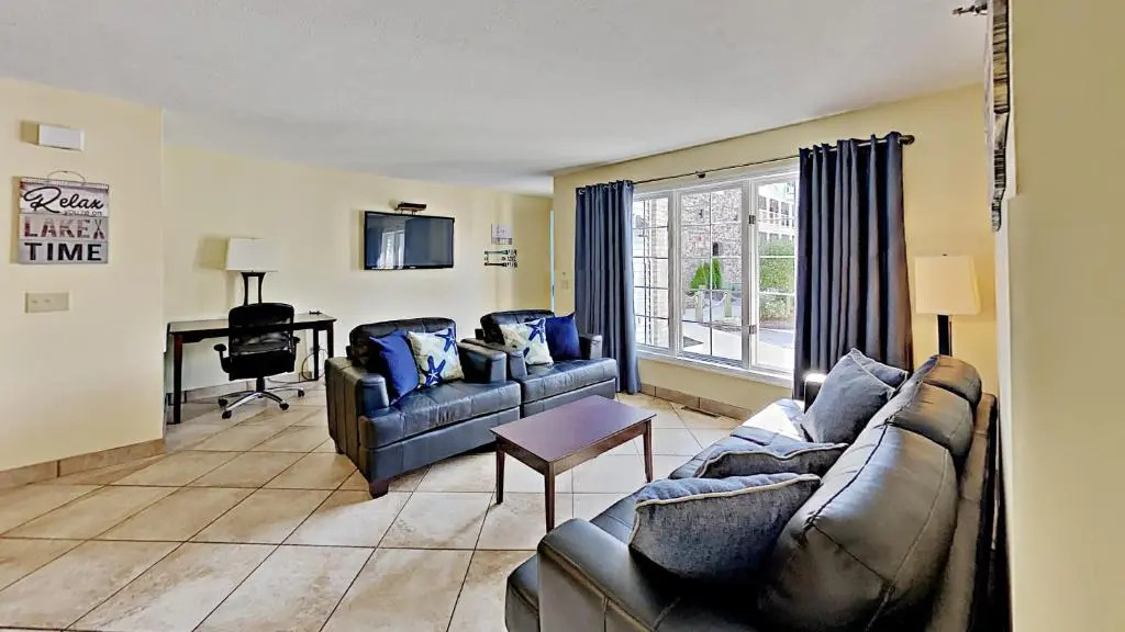 Put-In-Bay Poolview Condo #2