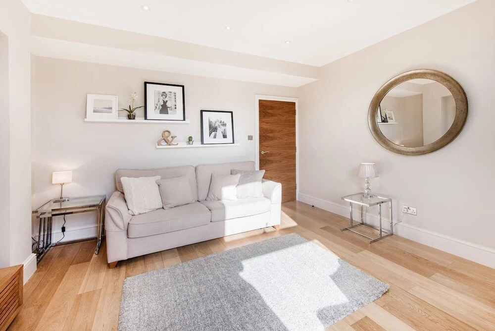 Bright & Modern 2bed in Earls Court