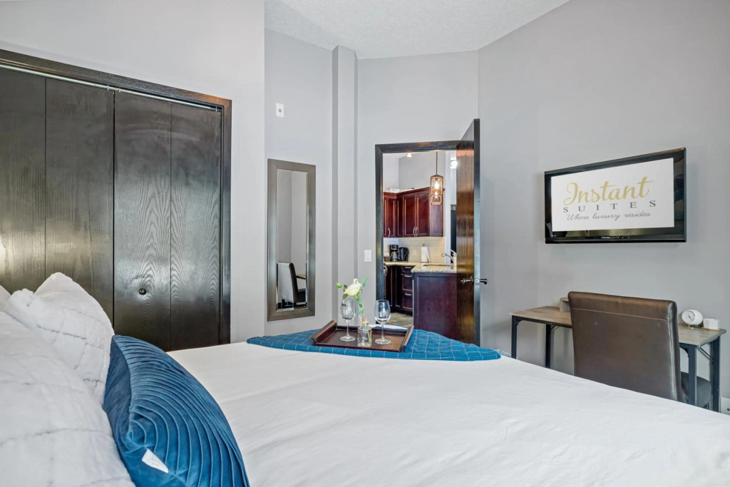 Instant Suites- Charming Unit in Canmore with Free Parking