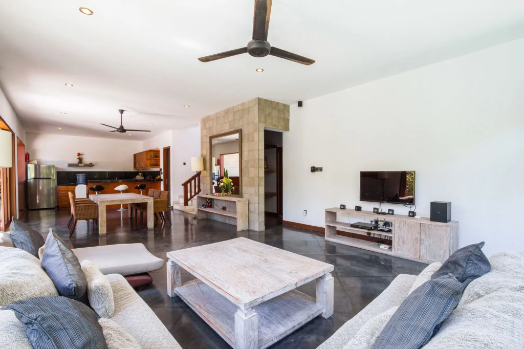 Villa Martine - Fantastic 5BR Villa - Perfect Location in Seminyak