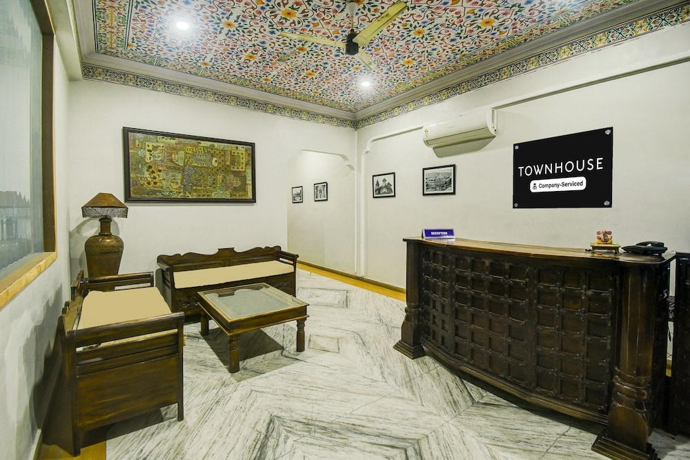 Townhouse Chandpole Metro Station 2