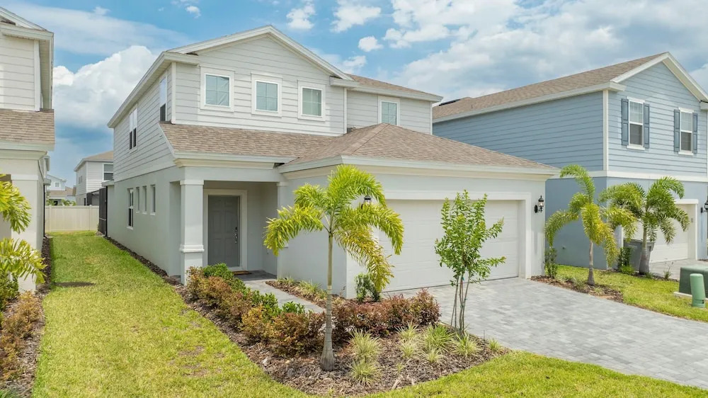 Daniel's Townhome Getaway At Windsor Island Resort 5 Bedroom Townhouse by Redawning
