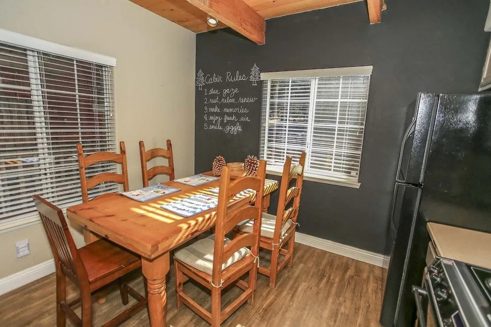 Oak Cabin