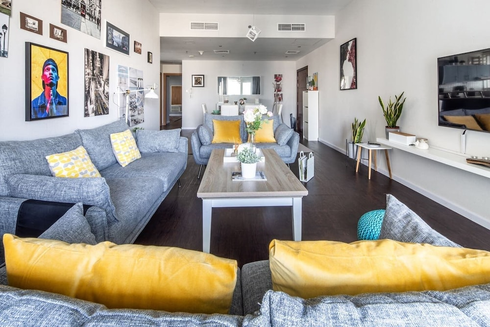 Unique & Contemporary 2BR in Dubai Marina!