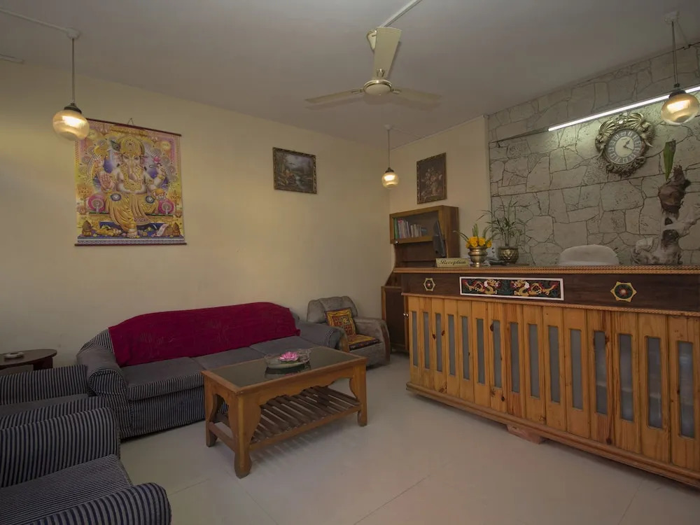OYO 23353 Hidden Gem Residency