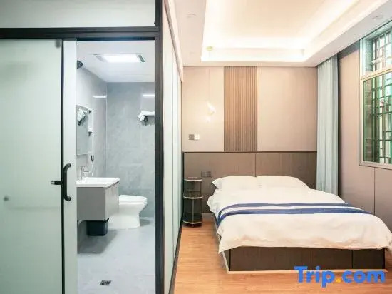 Guichun Homestay (Dehang Miao Village)