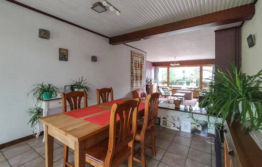 Amazing Home in Saint-hubert With Wifi and 3 Bedrooms
