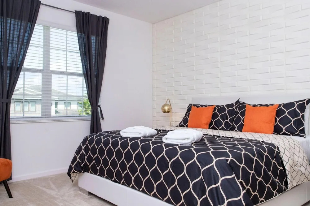Gorgeous Family Home Sleeps 28 Blv103