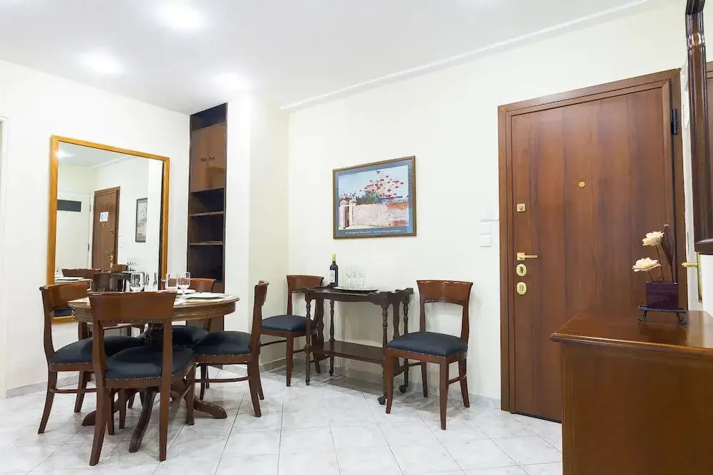 Classy 2 bedroom apartment near Acropolis & Metro