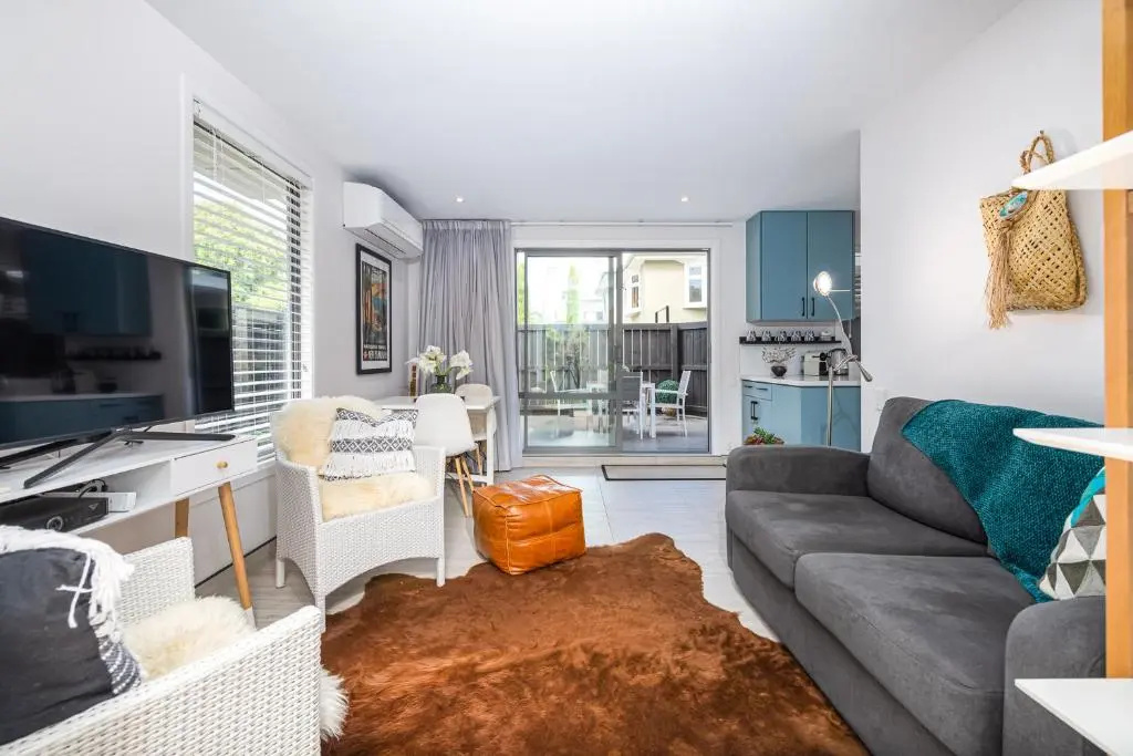 Riverside 1-Bed Apt - in the heart of the city