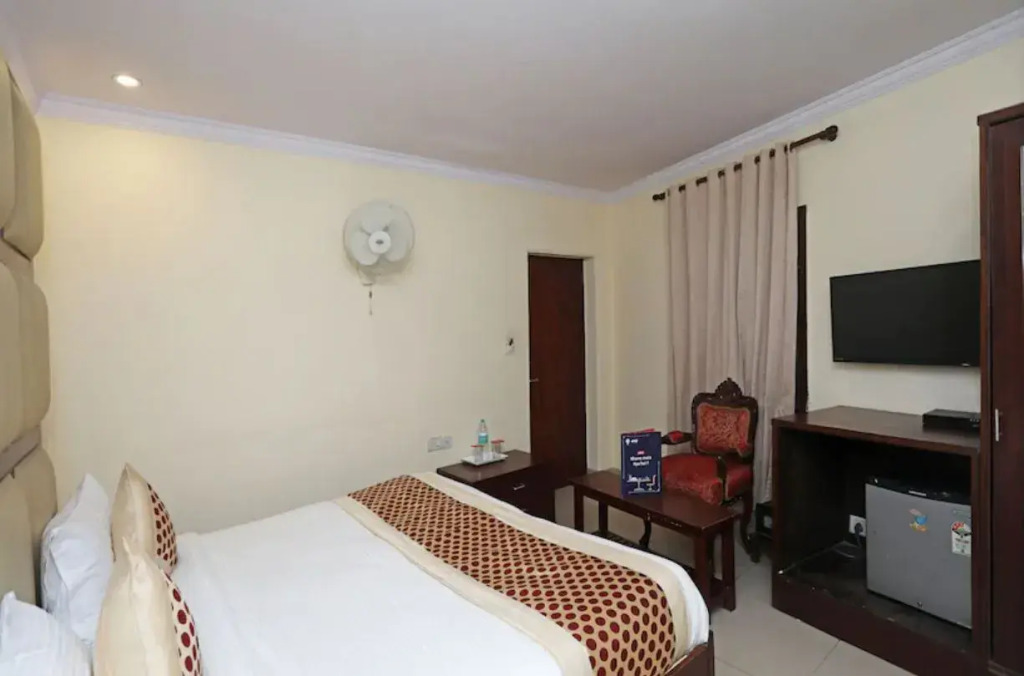 Vivek Hotel