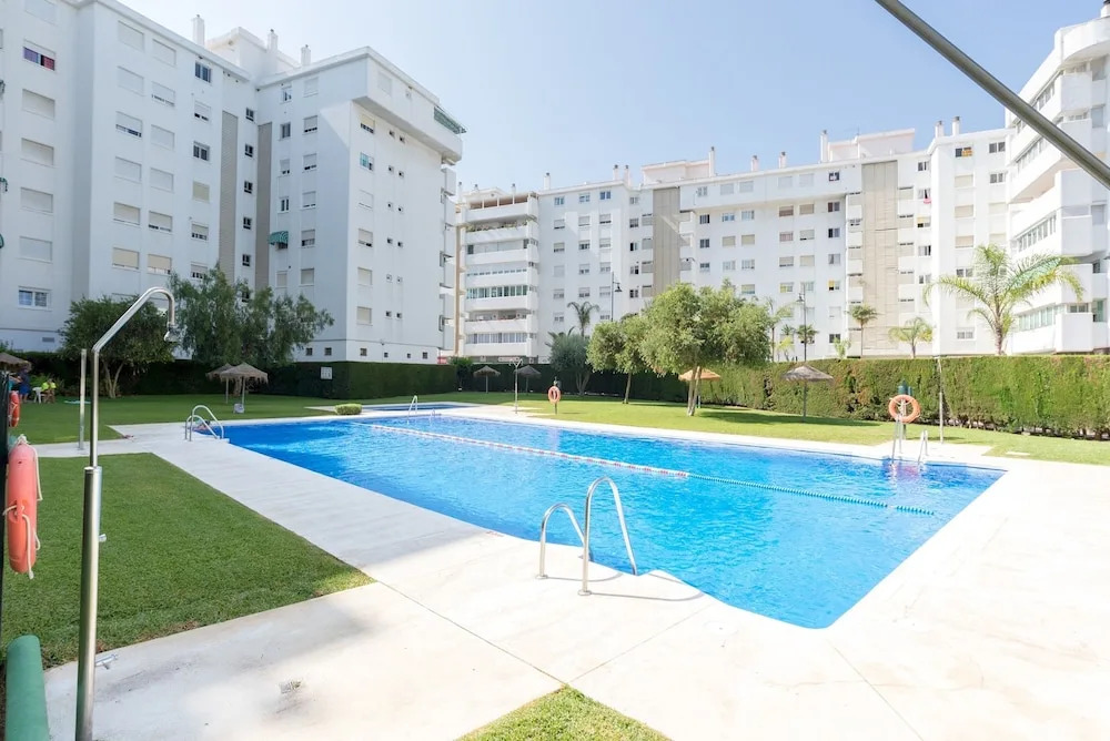 MalagaSuite Fuengirola Holiday Apartment