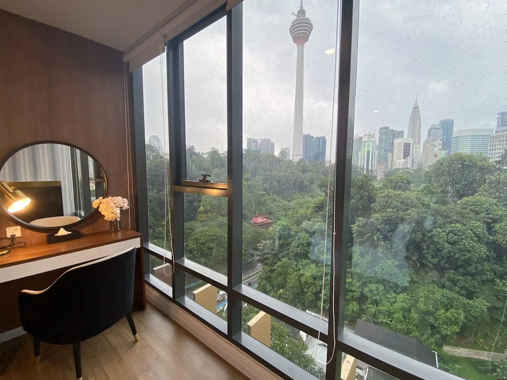 Ceylonz Seasonal Suites