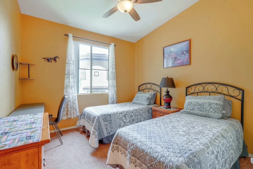 Resort-style Pools & Hot Tubs! Mtn-view Mesa Condo