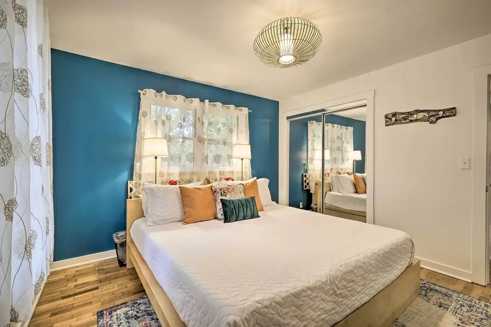 Renovated Eureka Springs Home - 1 Mi to Downtown!