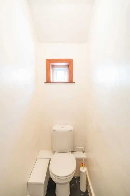 Windsor Apartment with Parking