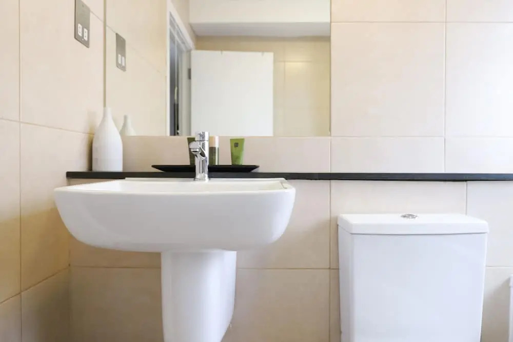 Stylish 1 Bedroom Flat With Balcony in North Kensington