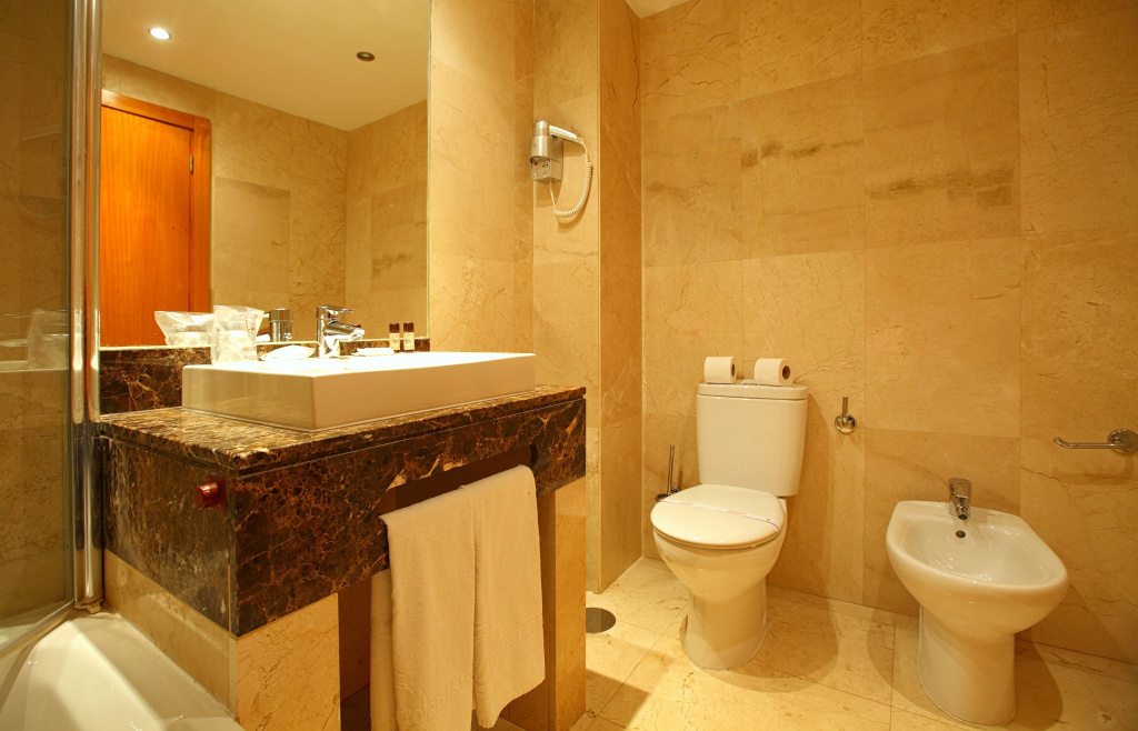 Topazio Vibe Beach Hotel & Apartments