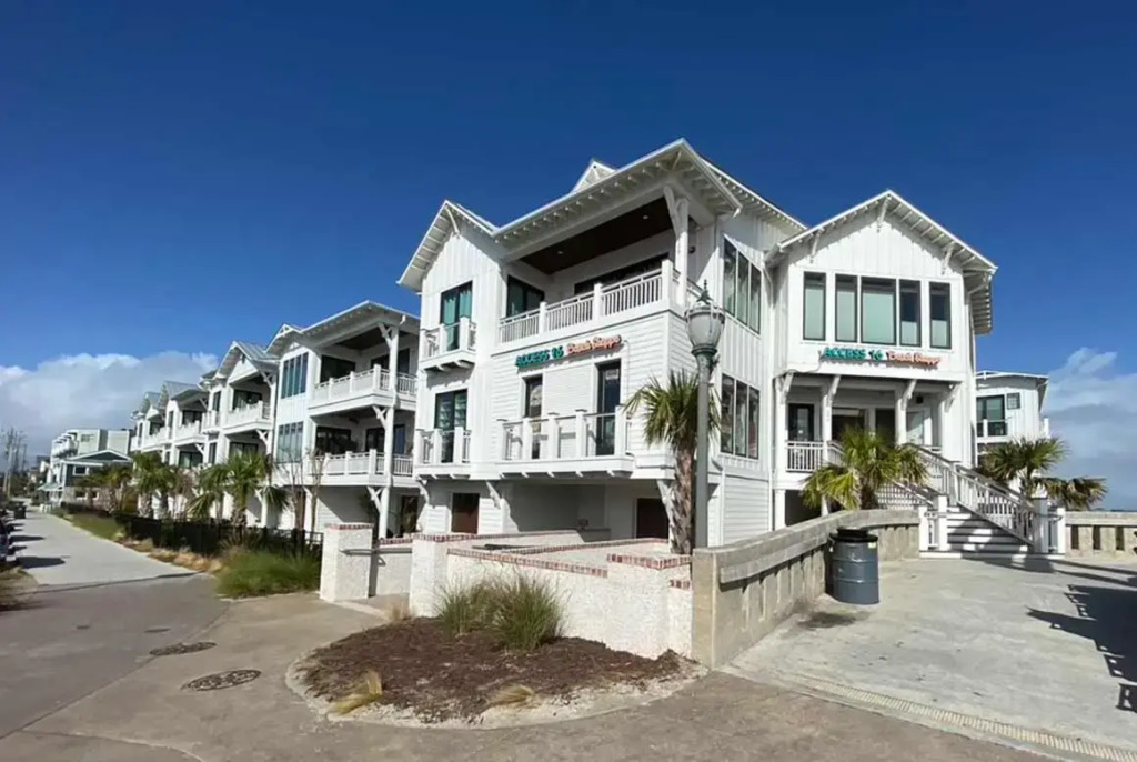 Wright By The Pier by Sea Scape Properties