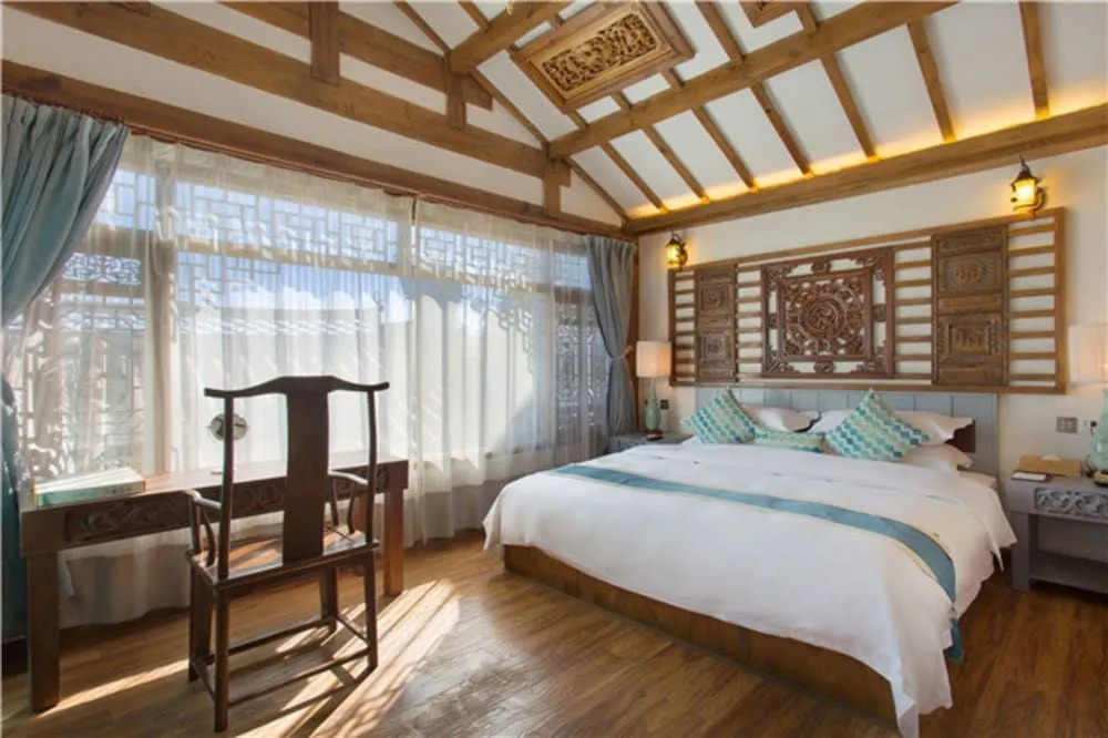 Floral Hotel Lijiang QianlizoudanjiYunju