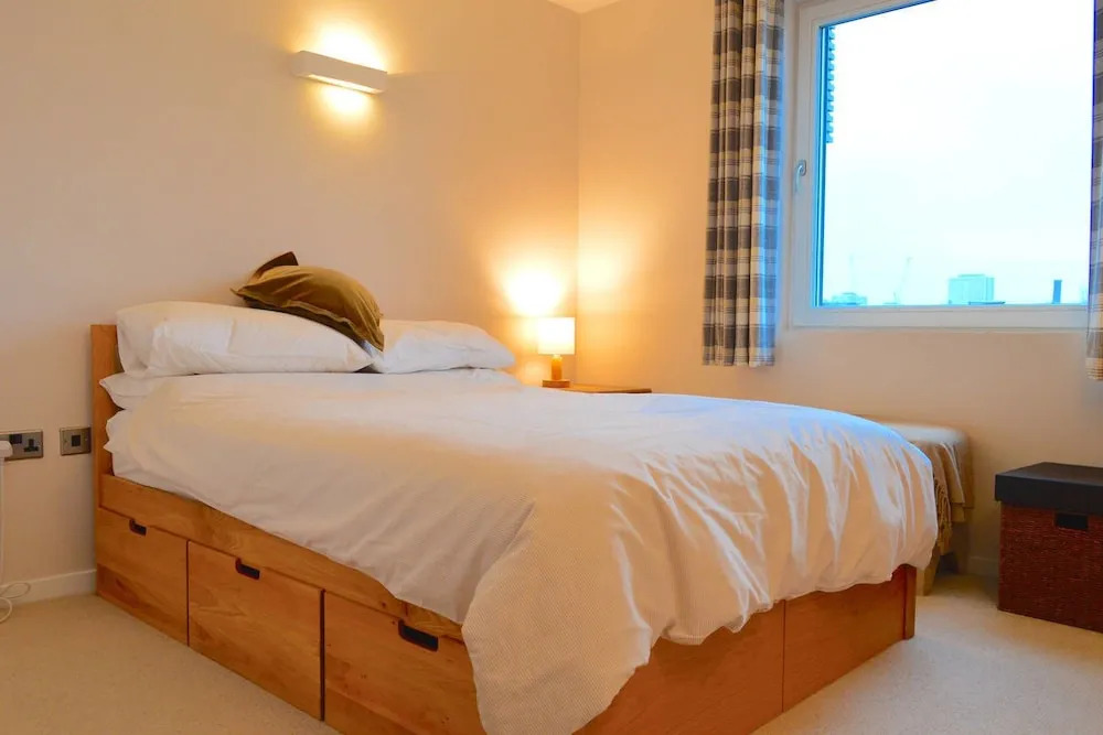 2 Bedroom Canal Apartment Close to Shoreditch