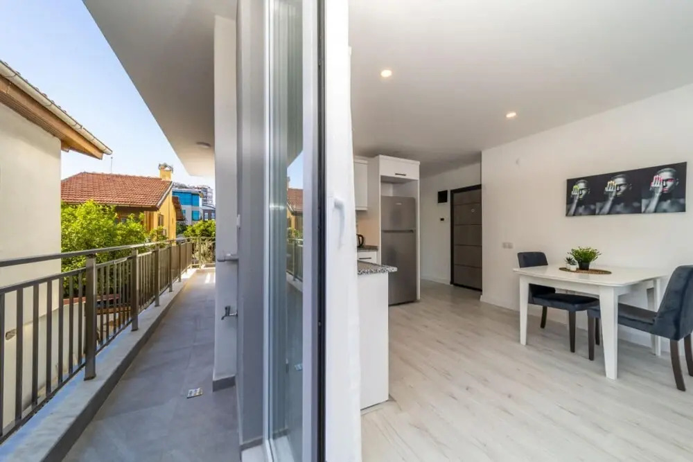 Central Flat With Balcony in Muratpasa
