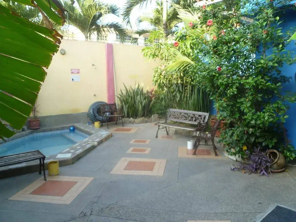 Dreamkapture Hostel close to the airport and bus terminal