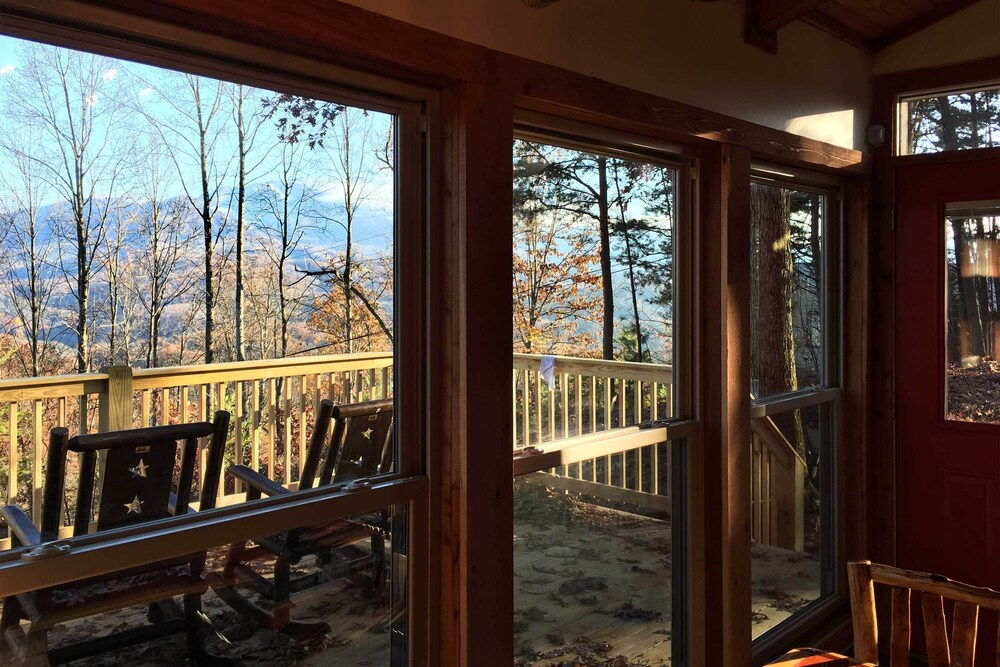 Panoramic-view Gatlinburg Cabin w/ Private Hot Tub