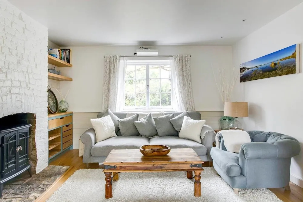 Beautiful 2 BED Garden Apartment