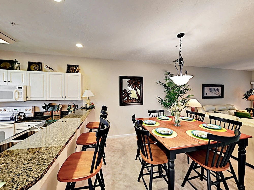 North Hillside Unit # 4222 - 2 Bedroom Condo
