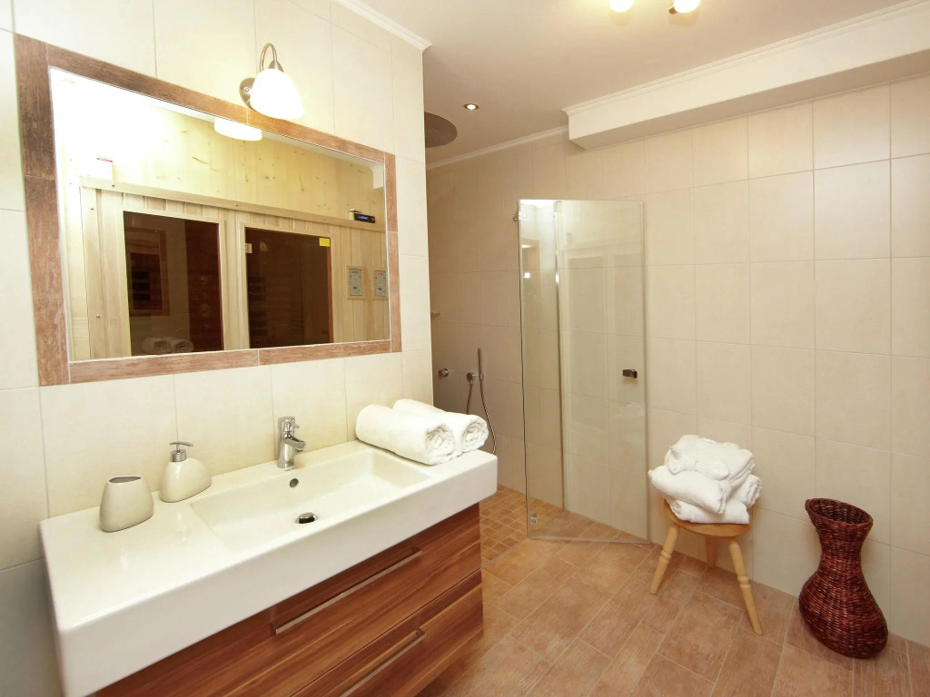 Luxurious Holiday Home in Saalbach-Hinterglemm with Sauna