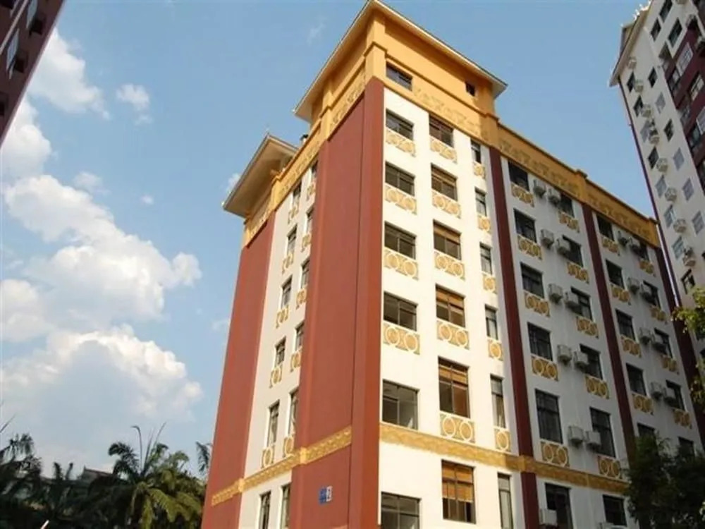 Golden Harbour Hotel