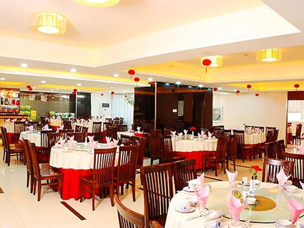 Triumph Hotel (Changsha Railway Station Subway Station)