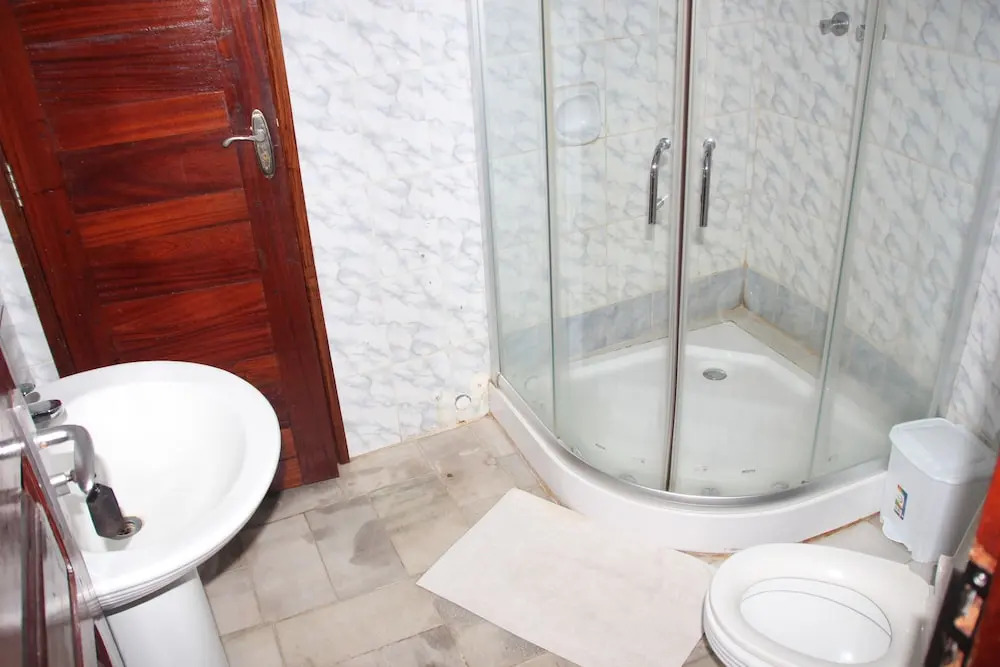 Thamole Lodge